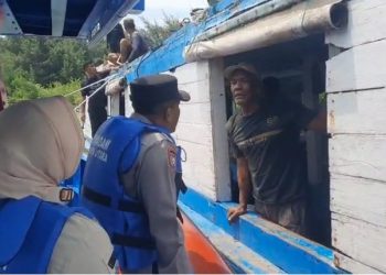 Polisi Evakuasi 54 Penumpang KM Ansori Mati Mesin di Perairan Kepulauan Seribu