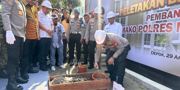 Kapolda Letakkan Batu Pertama Mako Polres Metro Depok