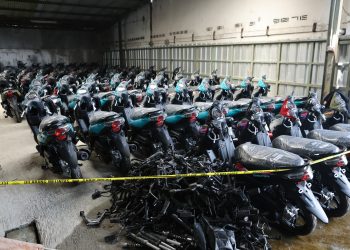 Polisi Gerebek Gudang Ribuan Motor Ilegal