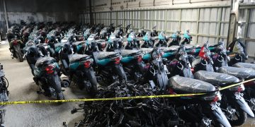 Polisi Gerebek Gudang Ribuan Motor Ilegal