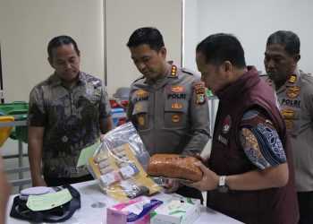 Polisi Sita Ribuan Pil Berbahaya dari Kios di Jagakarsa