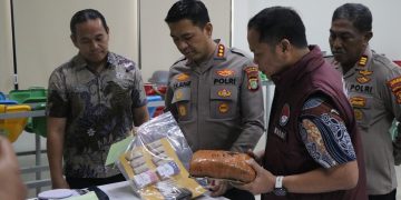 Polisi Sita Ribuan Pil Berbahaya dari Kios di Jagakarsa