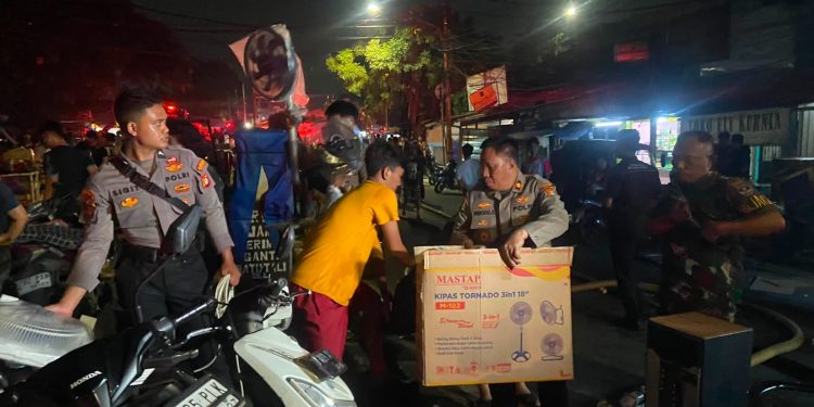 Respons Cepat Polda Metro Jaya saat Kebakaran Pasar Jiung