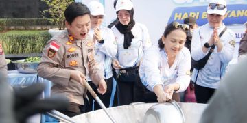 Bobon Santoso Sajikan Tongseng untuk Warga CfD