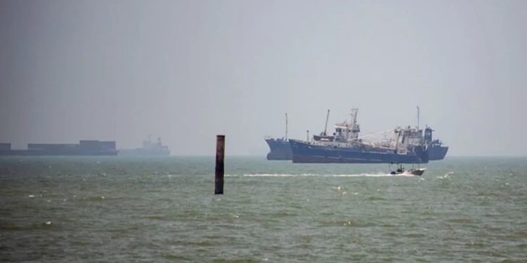 Iran Buka Selat Hormuz untuk Semua Kapal Dagang