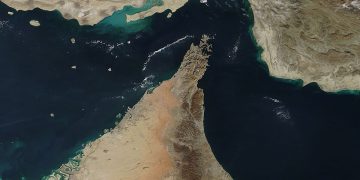 Iran Gratiskan Kapal Pelintas Selat Hormuz