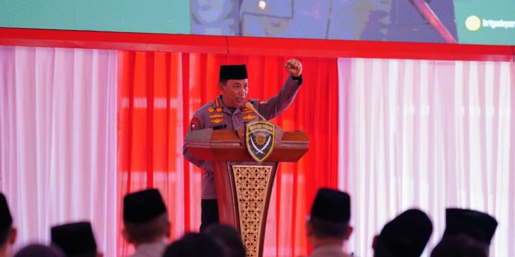 Kapolri Tutup Diklatsarnas Brigade Persis di Cikeas