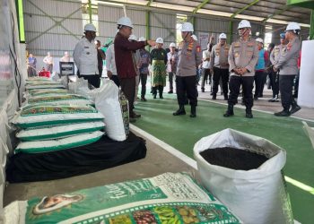 Kapolri Tinjau Pabrik Pupuk Batu Bara di Kampar