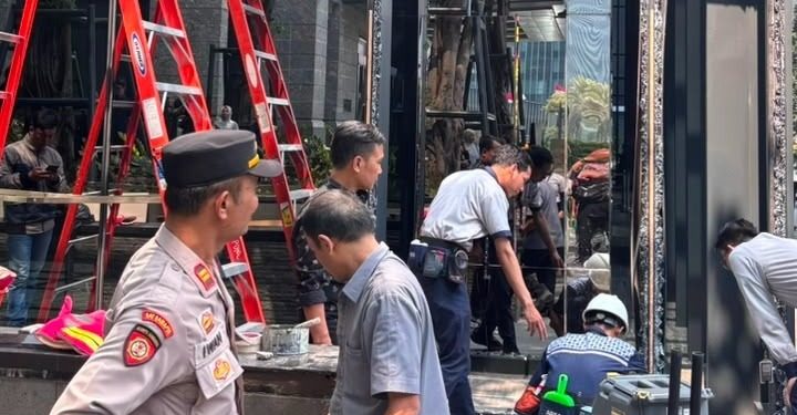 Mobil Tabrak Kaca Gedung di Kebayoran Baru, Pengemudi dan Pengelola Damai