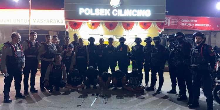 Brimob Gagalkan Tawuran Dini Hari di Cilincing