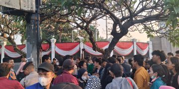 Polisi Kedepankan Pendekatan Humanis Saat Layani Massa Aksi di Depan DPR RI
