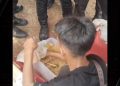 Polisi Borong Tahu Pedagang, Dibagikan ke Pendemo di DPR