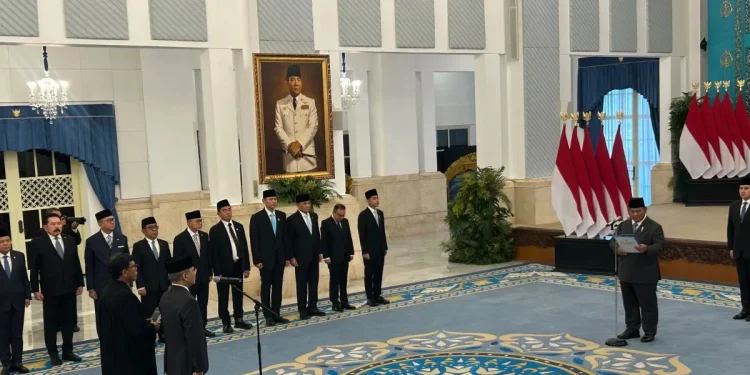 Presiden Prabowo Lantik Suahasil Nazara Gantikan Purbaya