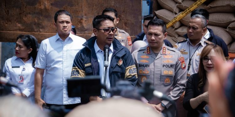 Polda Metro Jaya Ungkap Impor 49,85 Ton Kacang Tanah Ilegal dari India