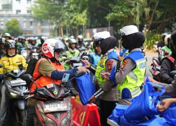 Sabtu Berkah, Kapolda Metro Jaya Ajak Ojol Utamakan Keselamatan